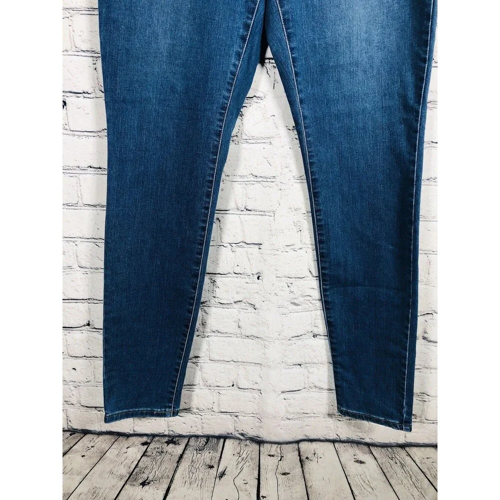 Universal Thread Women High-Rise Jegging Smooths & Sculpts Blue Jeans Size 12/31